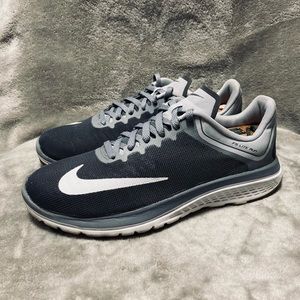 Nike Womens Fs Lite Run 4  Gray Running Shoes Sneakers Size 7.